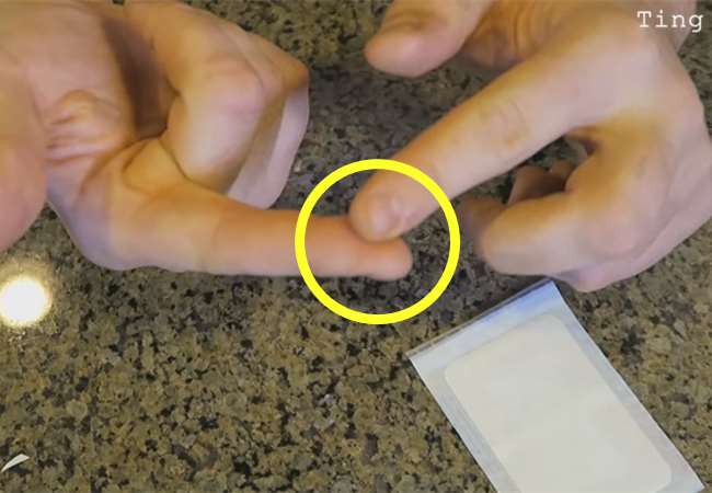 你真的會用「OK繃」嗎？看了他在OK繃上剪了幾刀之後，我才發現以前都用錯方法了啊！ 