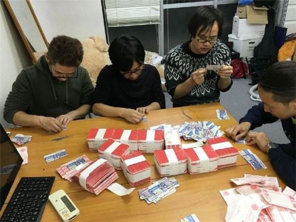 日本男子任性揮霍「100萬存款」買了5000張「刮刮樂」！得到的結果竟然讓人跌破眼睛！