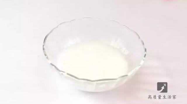 很多人還不懂~只要在電熱水壺上敷一層紙巾   5分鐘後就會發生神奇的變化～