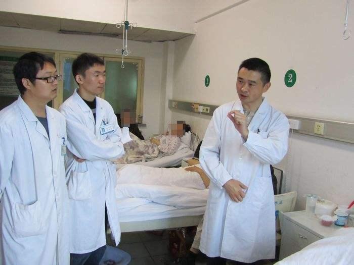 60歲婆婆痛到不能坐不能站，去醫院醫生都嚇一跳，身體塞滿幾百顆石頭！這種食物儘量不要吃了