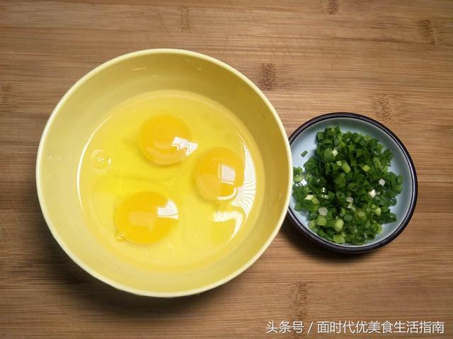 這款早餐餅，手不沾面，擠一擠，轉一轉，快速搞定早餐！ 