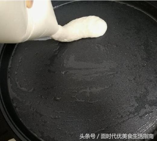 這款早餐餅，手不沾面，擠一擠，轉一轉，快速搞定早餐！ 