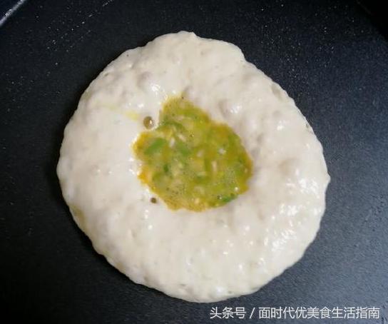 這款早餐餅，手不沾面，擠一擠，轉一轉，快速搞定早餐！ 