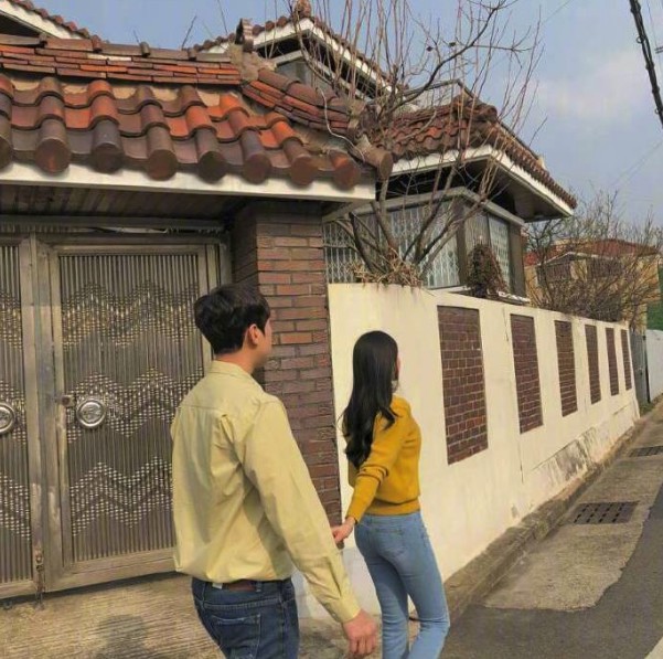 男友總是不會拍照！？情侶拍照姿勢get！5個技巧成功化解男友拍照的尷尬，拍完立即想 post IG～！ 