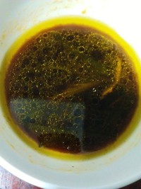 我用電飯鍋做的白切雞，不放一滴水，卻又嫩又滑，全因我做了最後「這一步」！！ 