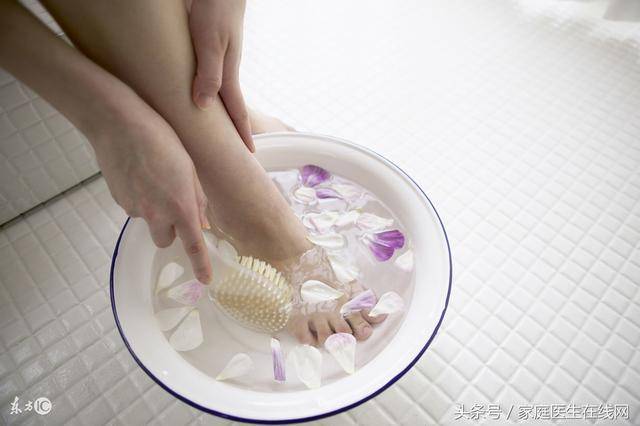大便為什麼會粘馬桶？醫生：濕氣重，這4個方法要牢記
