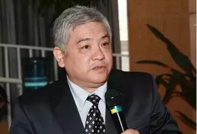 3分鐘2個小動作，腰疼、腿腳麻不再反覆，勝過單吃止疼藥~
