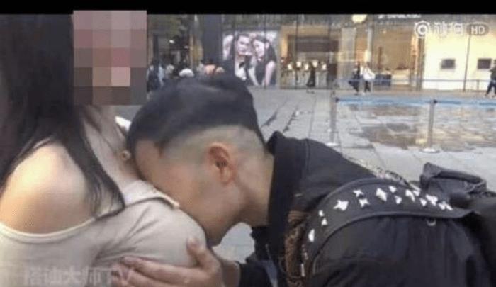 女乃襲哥4ni？這個男子竟然在街頭用一枚硬幣狂摸！爛透了的魔術讓網友肉搜懲罰他！