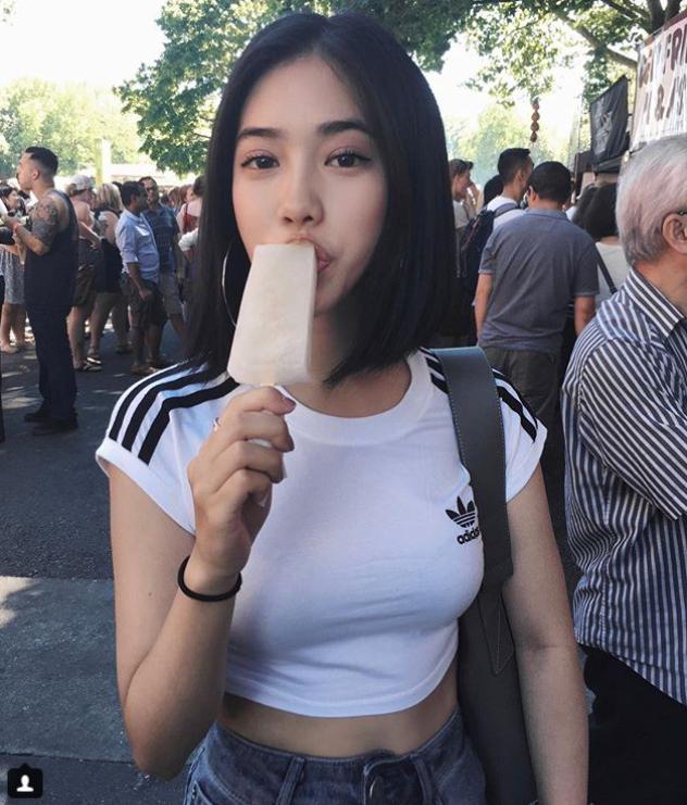  歐美系正妹…白T快被炸開超誘人！網暴動：第一次想當冰棒