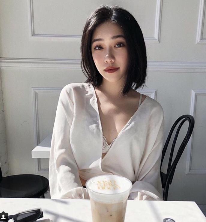  歐美系正妹…白T快被炸開超誘人！網暴動：第一次想當冰棒