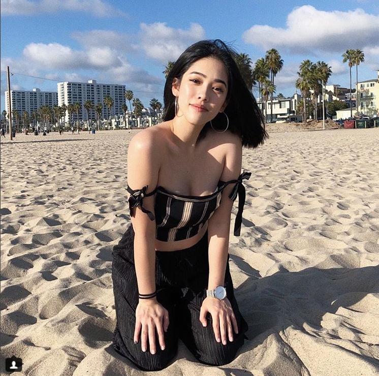  歐美系正妹…白T快被炸開超誘人！網暴動：第一次想當冰棒