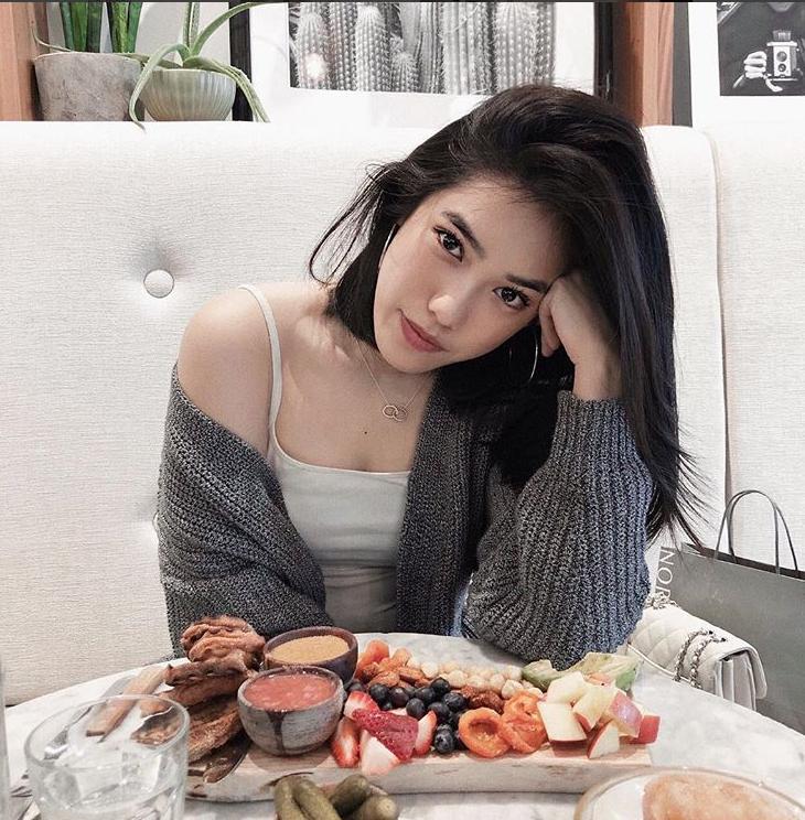  歐美系正妹…白T快被炸開超誘人！網暴動：第一次想當冰棒