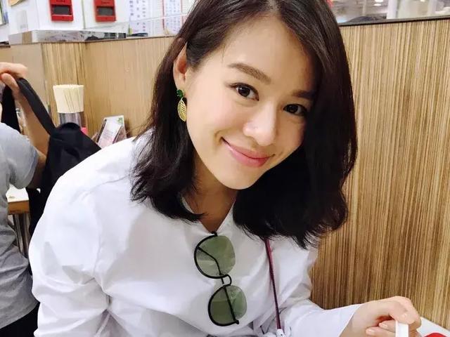 胡杏兒全家生活照，當看到這一刻，網友直呼當初離開黃宗澤是對的