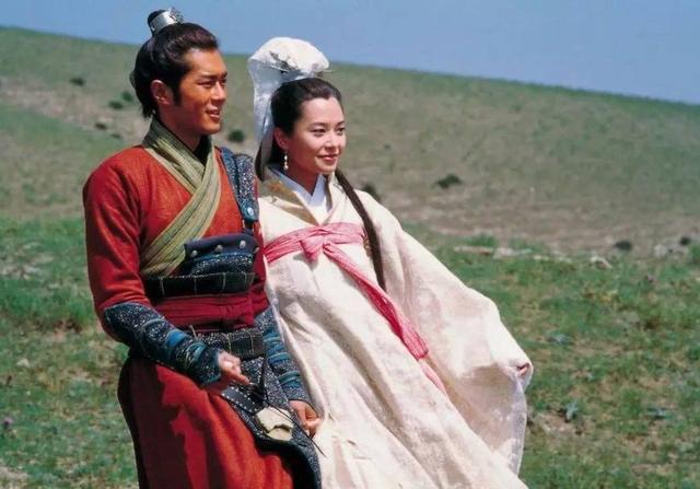 當年是TVB的當家花旦，甘願做別人小三，如今44歲嫁給軟飯男