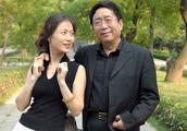胡杏兒得罪髮型師了，剪了短髮丑如芙蓉姐姐！網友：形象差距太大