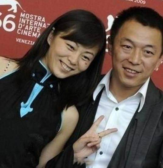 黃渤老婆被「公開於世」啦！低調了10年後終於露面的「她」原來是這樣！看不上林志玲情有可原了！ 