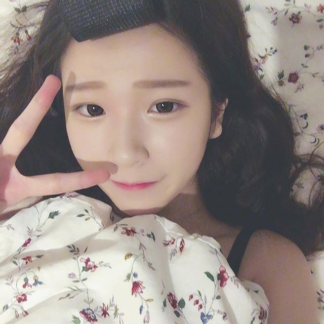 IG「最正高中生」出爐！清秀大眼笑容「甜死人不償命」，制服底下也兇兇的！