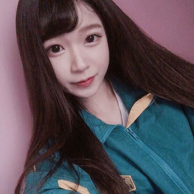 IG「最正高中生」出爐！清秀大眼笑容「甜死人不償命」，制服底下也兇兇的！