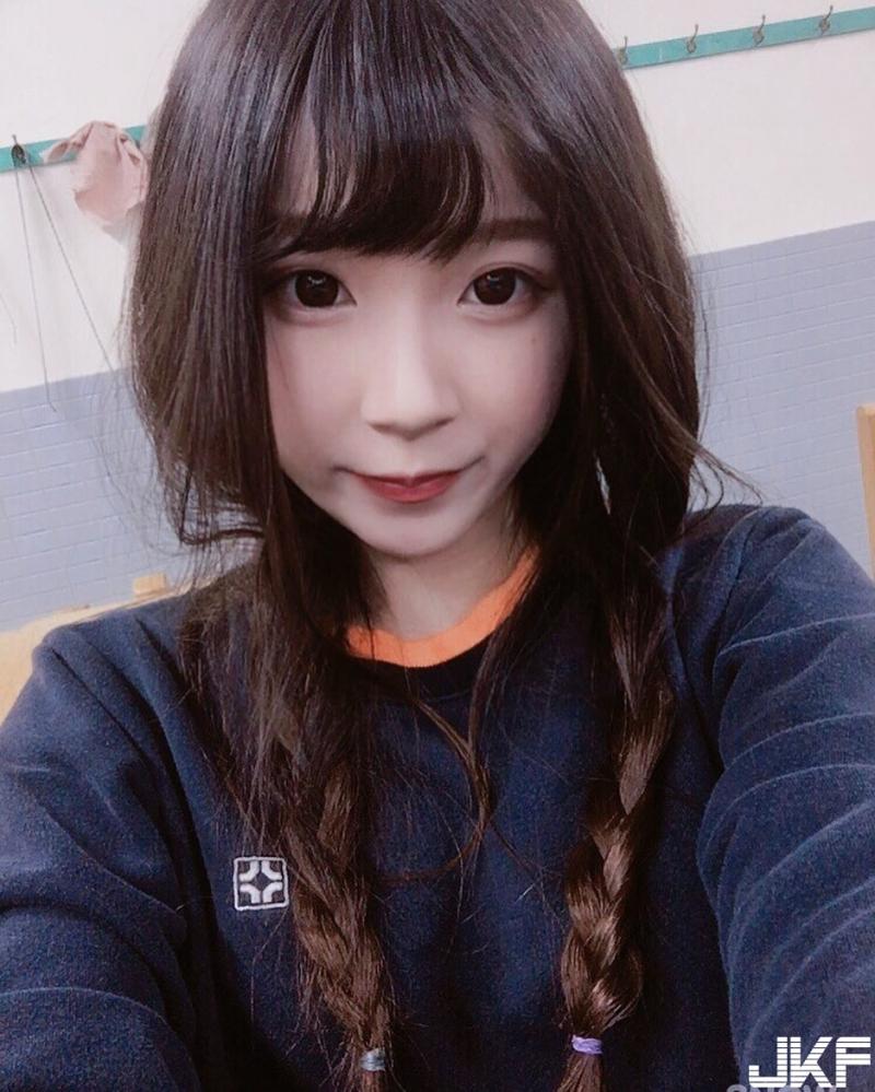 IG「最正高中生」出爐！清秀大眼笑容「甜死人不償命」，制服底下也兇兇的！