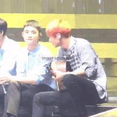 [EXO][新聞]180526 藝能神降臨伯賢噴鐘大一臉水被拍頭教訓 
