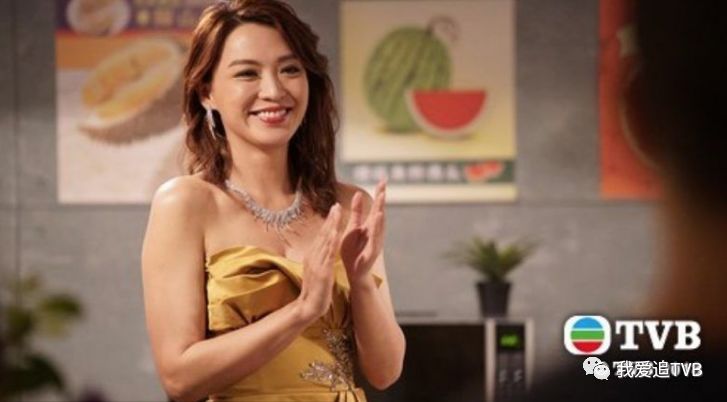 她44歲《深宮計》演「太平公主」下場悲慘，曾與導演王晶有超火辣場面，拍寫真更是噴血！ 
