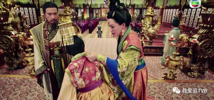 她44歲《深宮計》演「太平公主」下場悲慘，曾與導演王晶有超火辣場面，拍寫真更是噴血！ 
