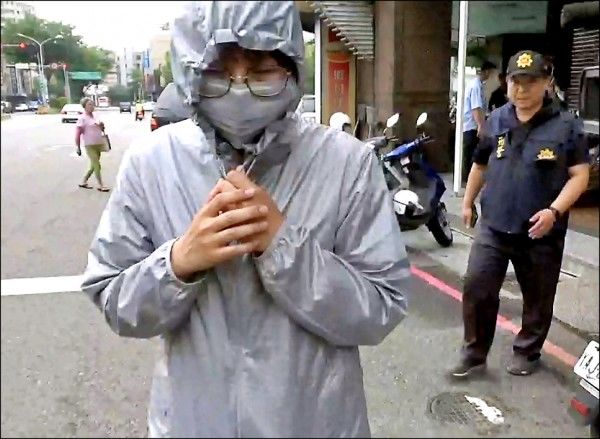  牙助自己跑害醫師被害？網友罵翻但其實真相是...：臉被打的好腫！