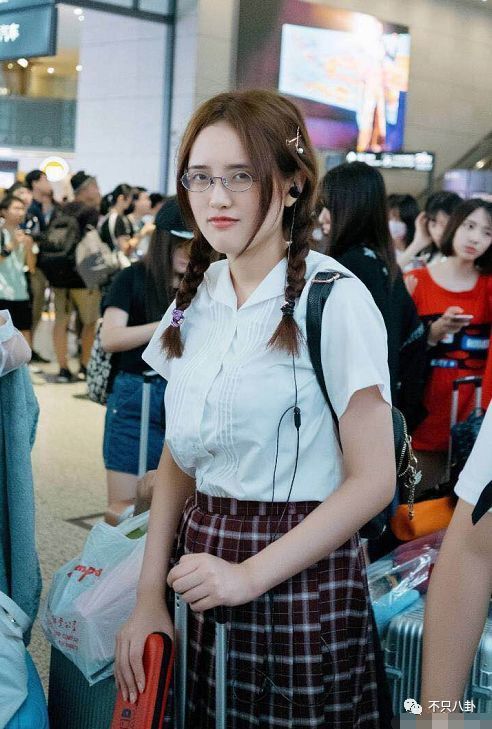 強國畫師出軌19歲女團成員！棄16年元配「小三幻滅vs正宮」 網驚嚇：這眼光？