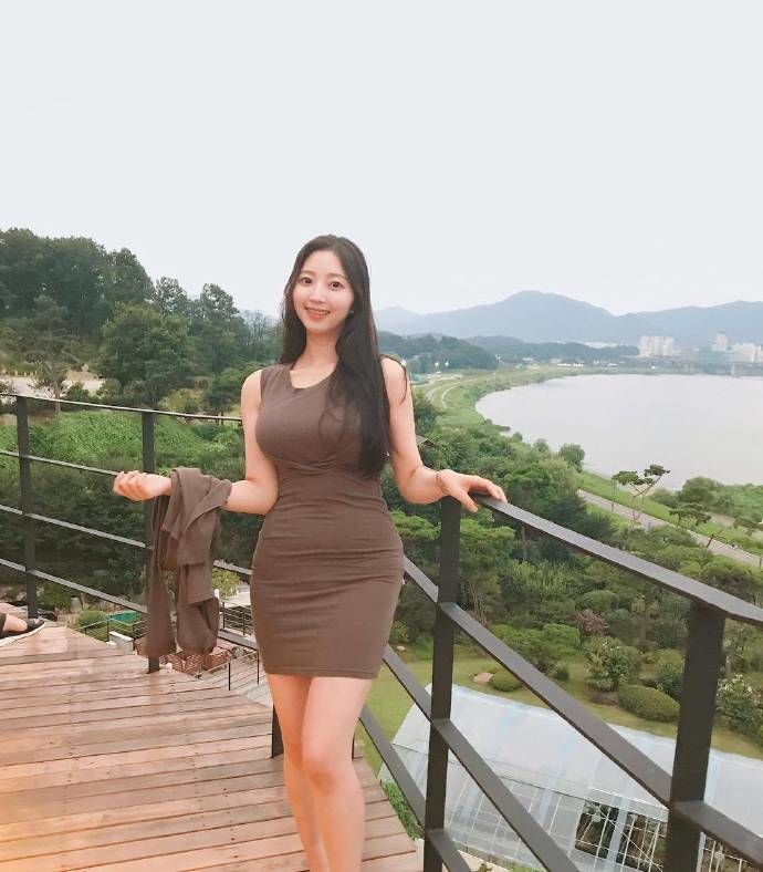 微肉又怎樣！「身材明顯很過分」…男人都偷瞄：眼睛吃很飽