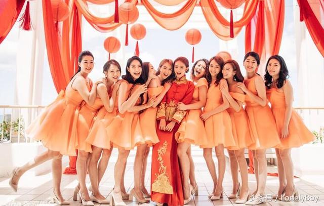 安以軒在「浪漫夏威夷」完婚，婚紗卻被網民酸：「像豬大腸！」最後接到捧花的竟然是「她」！ 