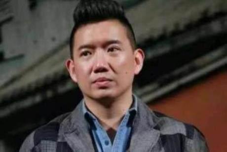 這位被封殺藝人為了維持生計, 前往日本拍電影，網友: 大快人心! 