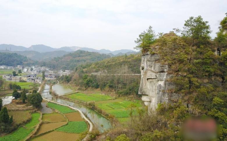 世界最大「天然山體石佛」千百年後終於露出真容！居然比四川「樂山大佛」頭部還要高4米！ 