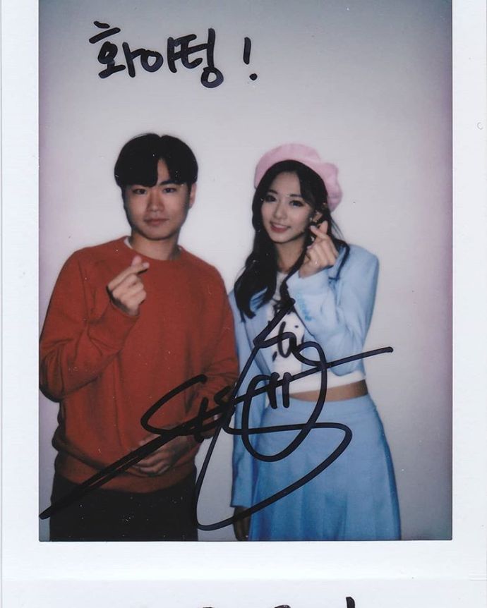 [TWICE][分享]180525 登上NAVER首頁的彩瑛：享受尋找嘗試新的妝容很hot！ 