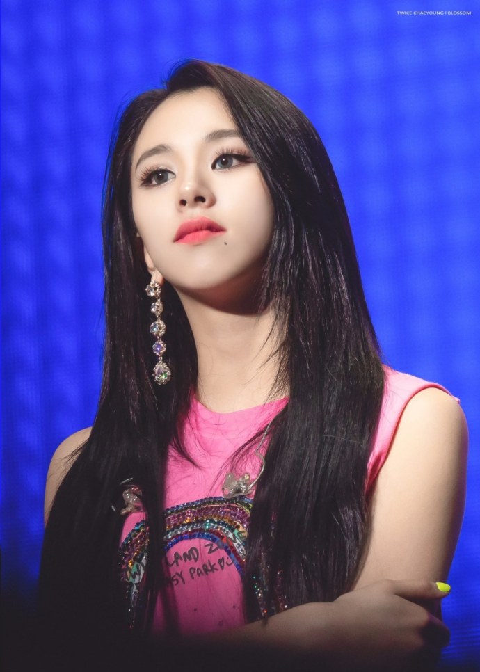 [TWICE][分享]180525 登上NAVER首頁的彩瑛：享受尋找嘗試新的妝容很hot！ 