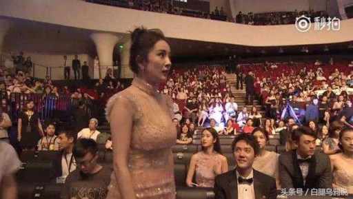 有一種美叫楊冪的腿，男人紛紛把持不住，網友：可以欣賞3年！