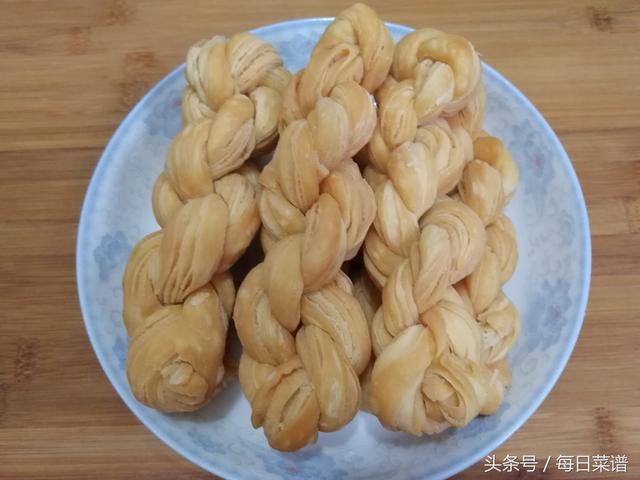 半碗油酥，一碗面，自製千層麻花，香甜酥脆，層次多，做法超簡單
