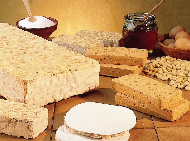 西班牙代表甜點：杏仁糖杜隆（Turrón）