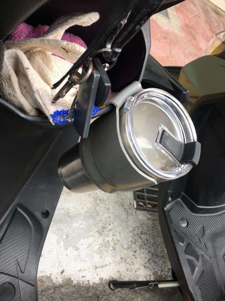 水電工DIY機車杯架被讚翻天　 網誇：高手在工地間