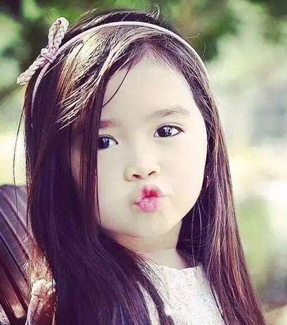 5歲韓菲混血小女孩因太可愛，中東土豪將她全家接到杜拜包養，如今女孩卻變成這個樣...