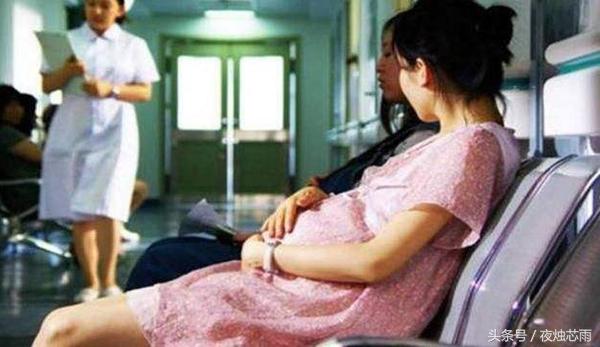 嫁給二婚老公父母反對，成後媽養三個孩子，婆婆一句話我悔不當初