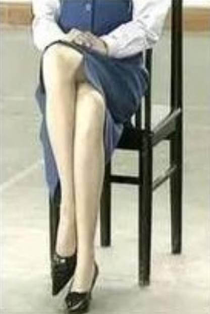 心理測試：4種坐姿，你下意識是哪種？測你註定擁有哪種婚姻？ 