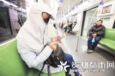 23歲女孩動手術變「四角葫蘆臉」被罵怪物！原本「半張臉都是痣還是超甜美」網友淚崩募款！
