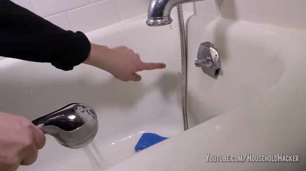 排水孔阻塞怎麼辦？把「這個」和小蘇打混合倒入...15分鐘後居然就不塞了！ 