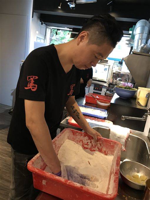 無懼他負債2千萬　她為這點嫁了