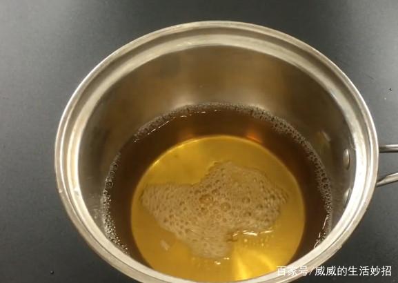 夏天將啤酒倒入下水道，看完這一招，你會感謝我的，實在太好用了！ 