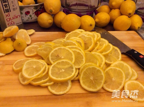 檸檬不只是泡水喝！「自製檸檬酵素」方法技巧教給你，就是這麼簡單！ 