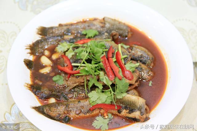 動不動就容易大汗淋漓，是怎麼回事？出汗也分為這3種