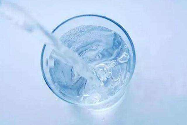 喝水也要講究嗎？什麼水才是最好的？養生專家正面的回答你