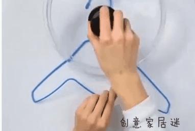 衣架你只會用來晾衣服？想不到把衣架掰彎，還有這些神奇妙用，看到的人都會收藏！ 