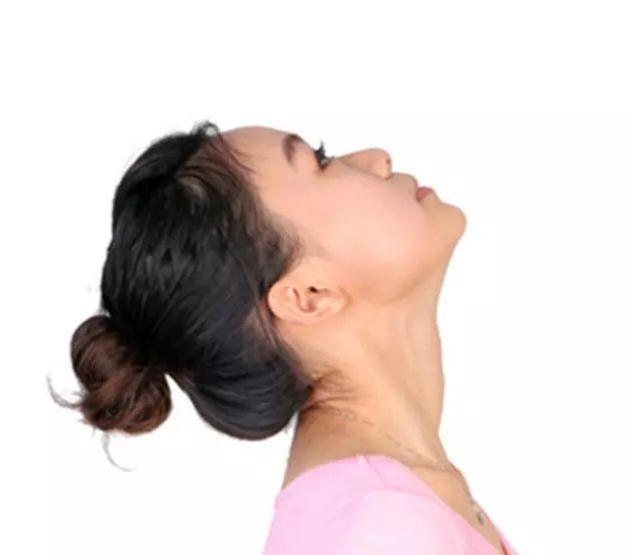 脖子咔咔響？每天1碗赤豆湯配上一劑中藥，頸椎病7天去無蹤！